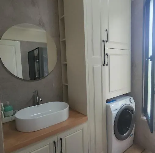 Pinetrees House With Swimming Pool 度假居 格勒姆