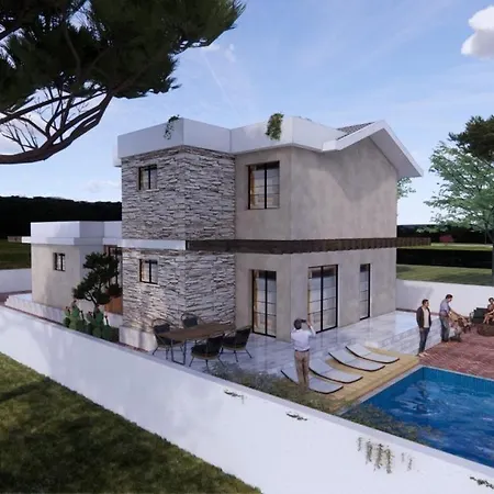 Дом отдыха Pinetrees House With Swimming Pool *